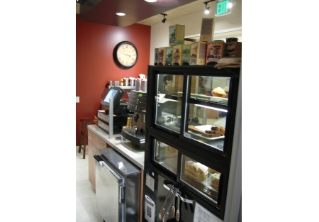 5 Day Coffee House in Business Building with Exclusive Food Rights