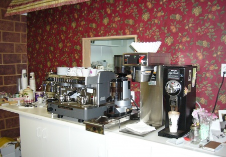 Coffee & Tea House in Busy Center