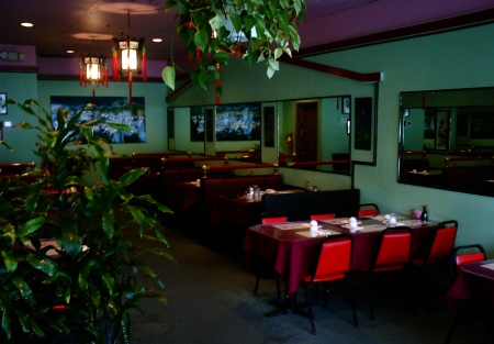 Large Chinese Restaurant & Lounge in Busy Shopping Center Location