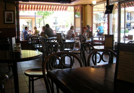 First Class Italian Restaurant in Center of Town in Upscale Wine Country