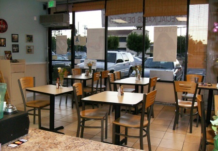 Restaurant on Busy Street in Reseda Perfect For Italian, Ethnic, Asian.