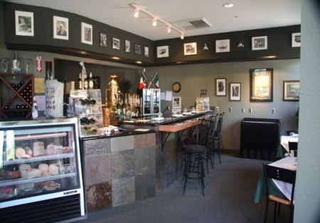 Smart Casual Italian or Restaurant Facility in Great Sac Neighborhood