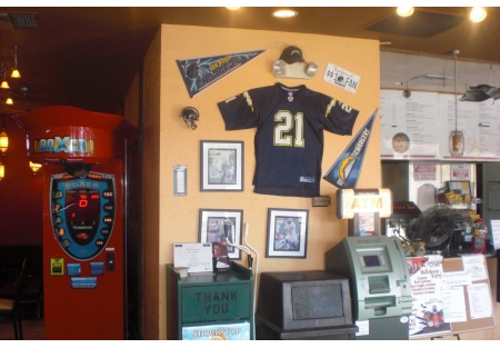 Free standing bar, restaurant, hookah lounge, great location