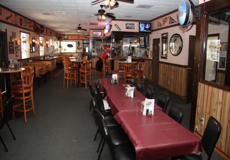 Family Pizza Parlor in High Visibility Location - Absentee Operated