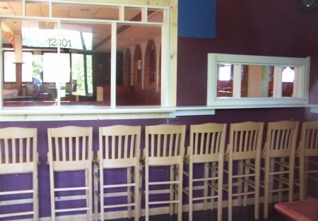 Kirkland Restaurant with Bar  for Lease