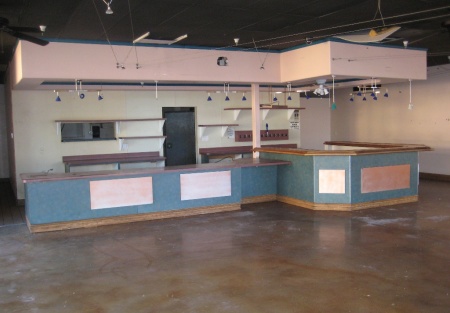 AAA Location End-Cap Unit with Patio in Busy Center