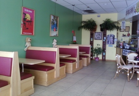 East Bay Area Juice Bar and Sushi Place in Great Location!