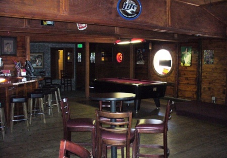 Large Bar & Restaurant on The Sacramento River !