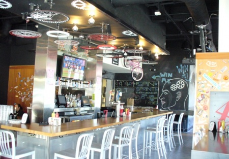 Hot Mid-Town Sacramento Restaurant & Bar