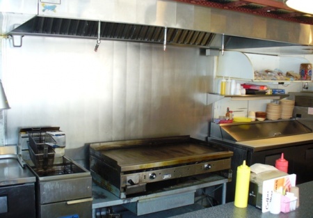 Burger Restaurant Business For Sale in Beautiful Sierra Foothills in Busy Center