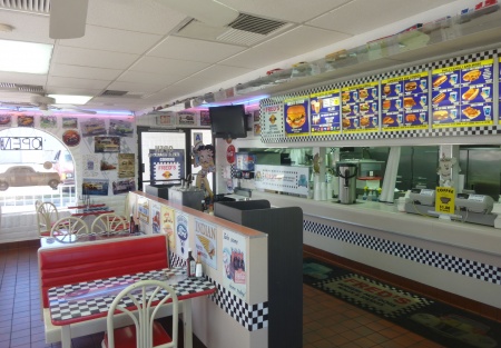 El Cajon High Volume Drive Thru. Burgers Restaurant Near Huge Traffic Street