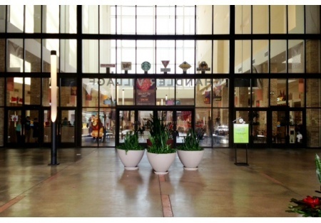 Profitable AAA Food Court Location in Upscale Fashion Center!!!