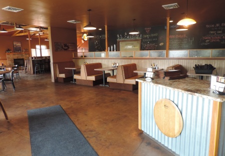 Nearly New Restaurant & Bar with Hard Liquor w/Real Estate