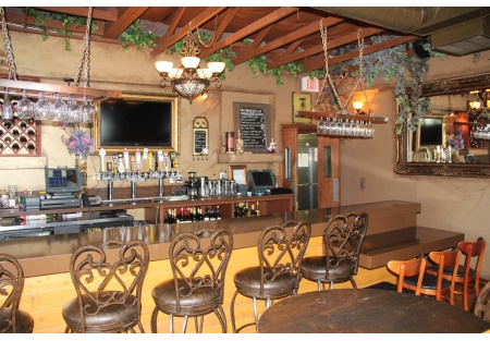 High End San Diego Restaurant-Great Reviews and Good Sales 