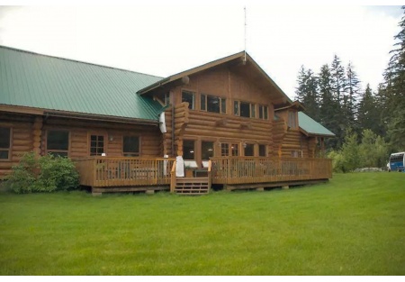 57 Acres – Custom Log 14 Room Inn & Restaurant