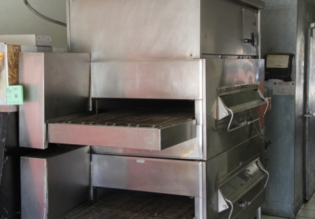 San Diego Pizza Business For Sale - Low Rent - High traffic Area