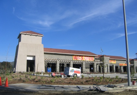Brand New Retail Center Needs Two Quick Serve Restaurants