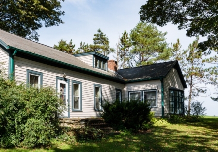 Catch the Pet Trend!  B & B with pet lodge!  Real Estate For Sale