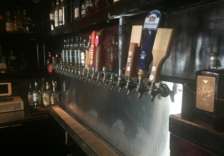 Great Location - Restaurant/Bar - Type 47 - Low Rent - Turn Key