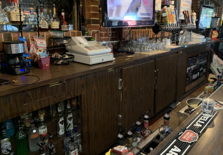 Restaurant & Bar - Hard Liquor - Plenty of Parking - New Lease