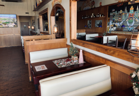 AAA Location Franchise Quality Pizza and Italian Restaurant Near PV