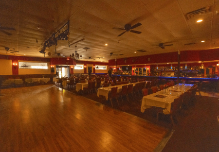 Beautiful Restaurant Space With Event Hall & Buffet