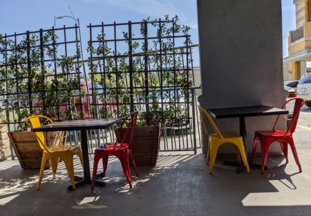 DTLA - RESTAURANT WITH PATIO on BUSY STREET End Cap