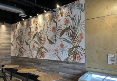 Huge traffic-two blocks from the ocean-patio