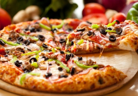 High Traffic Pizzeria Location ready for your concept!  