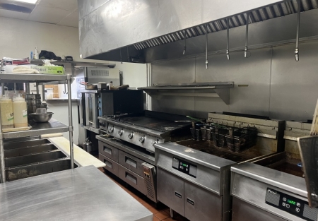 $2700 rent- bring Mexican concept in or many other options