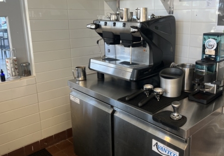 Carlsbad restaurant/cafe busy food court-super clean