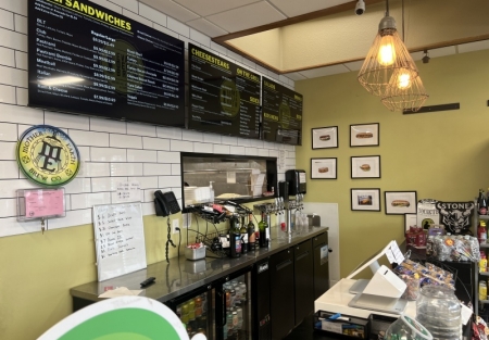 Deli-Huge traffic location-Heart of the Midway district-full kitchen