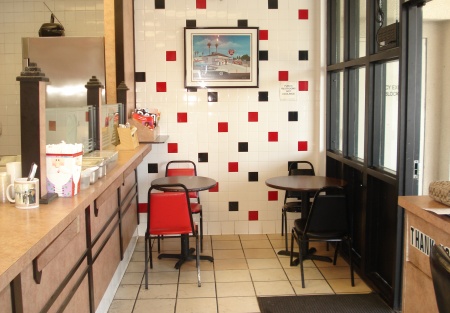 Easy to Operate Franchise Hot Dogs located in busy strip mall.