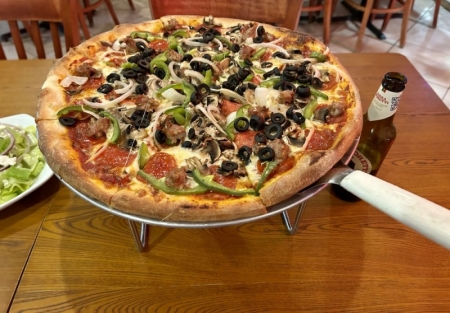 PIZZA/ ITALIAN Restaurant with Patio and Beer and Wine
