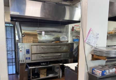 Pizza & Deli corner loc. Business district with nearby residential