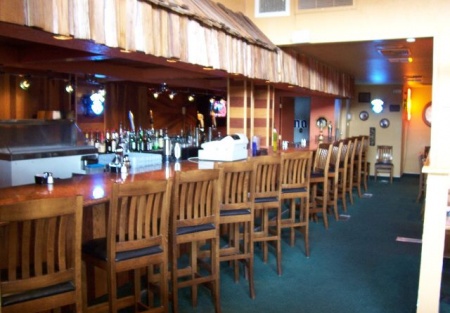 Real Estate: Area%27s Hot Spot Restaurant & Bar W/ Full Liquor & Club Potential