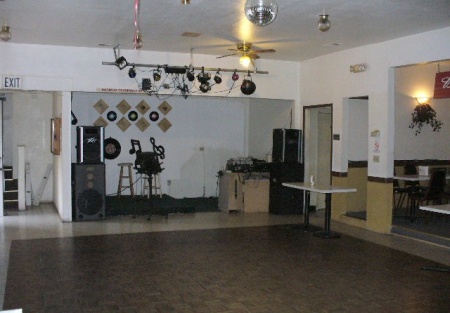 Great Restaurant Facility Located In The Heart of Vallejo with Beer & Wine!